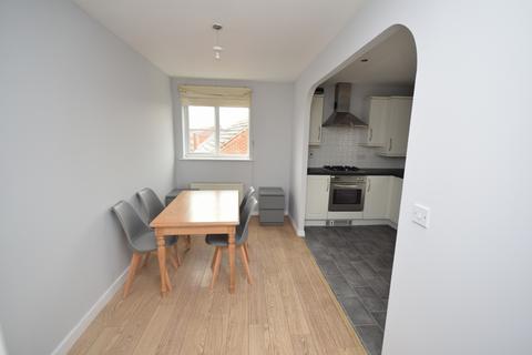 3 bedroom flat to rent, Walker Grove, Hatfield AL10