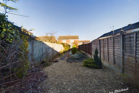 2 bedroom semi-detached house for sale, Chantry Road, Aylesbury, HP19 9NG