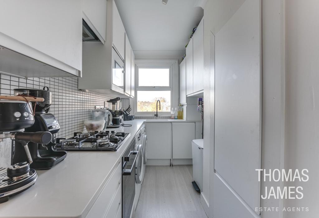 East Road, New EN4 1 bed apartment for sale £250,000