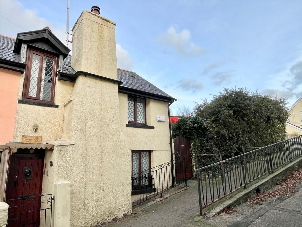 Fore Street, Torquay 2 bed end of terrace house for sale £150,000