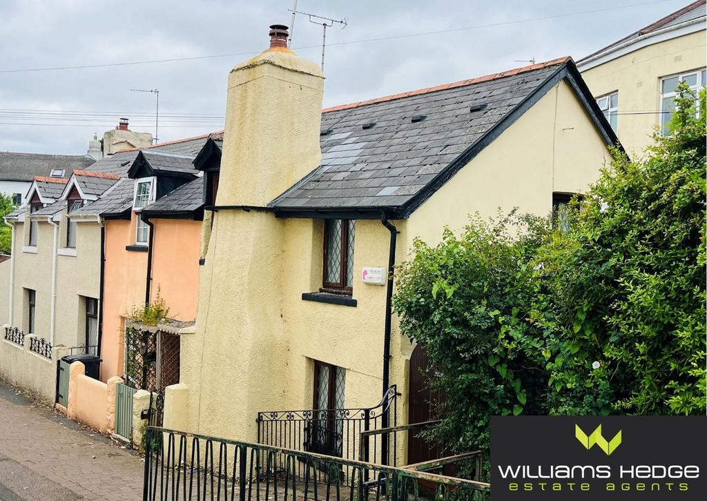 Fore Street, Torquay 2 bed end of terrace house for sale £140,000