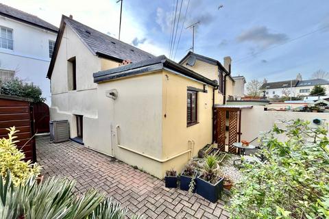 2 bedroom end of terrace house for sale, Fore Street, Torquay