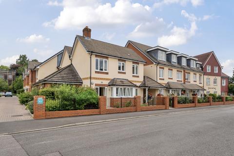 1 bedroom flat for sale, Ackender Road, Alton, Hampshire, GU34