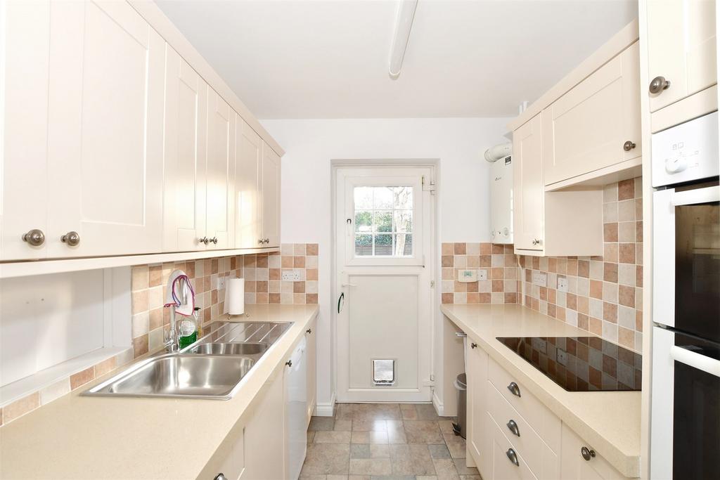 Hills Place, Horsham, West Sussex 2 bed terraced house for sale £385,000