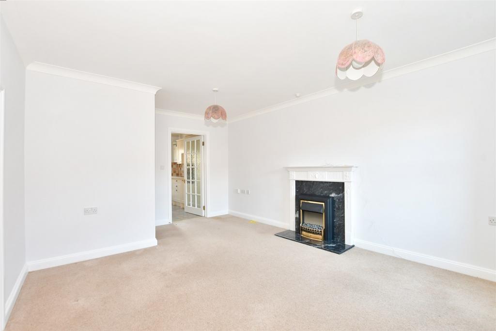 Hills Place, Horsham, West Sussex 2 bed terraced house for sale £350,000