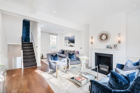 3 bedroom terraced house to rent - Caroline Terrace, Belgravia, London SW1W