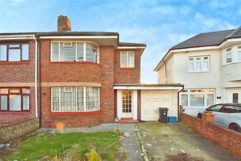 3 bedroom end of terrace house for sale - Radley Avenue, Ilford, IG3