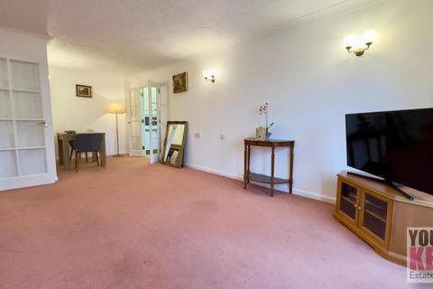 1 bedroom flat for sale, Barton Mill Court, Station Road West, Canterbury, Kent CT2 7JZ