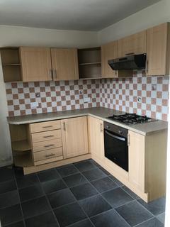 2 bedroom end of terrace house to rent, Barret Road, Doncaster DN4