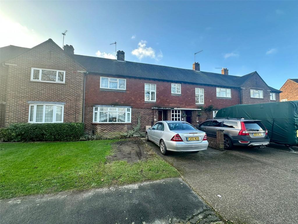 Larch Avenue, Guildford, Surrey, GU1 3 bed terraced house for sale £
