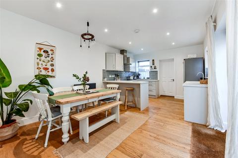 56 Bognor Road, Chichester, PO19 7TG