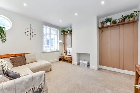 56 Bognor Road, Chichester, PO19 7TG