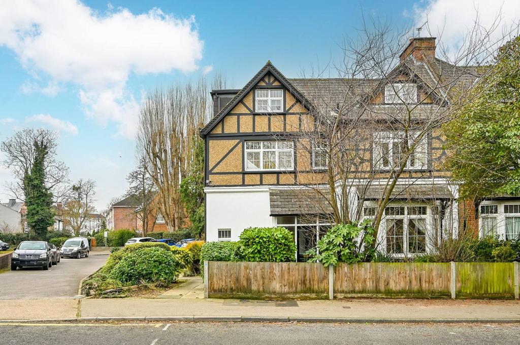 Cranes Park, Surbiton, KT5 1 bed flat for sale £290,000