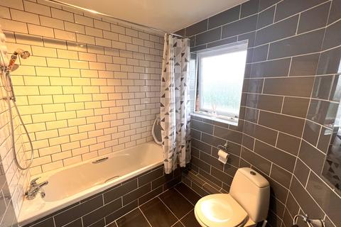 92 Strathaven Road, Hamilton, ML3 7RE