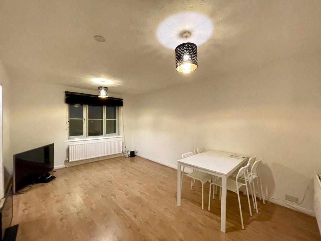 102 Alexandra Road, London, SW19 1 bed flat for sale £380,000