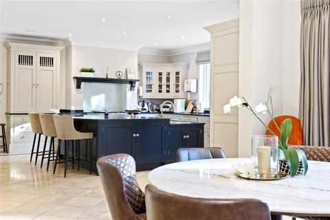Silver-mead Fairoak Lane, Oxshott, Leatherhead, KT22 0TW