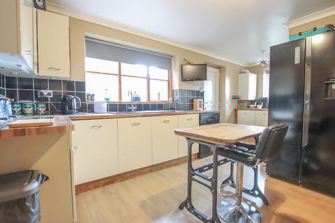 3 bedroom end of terrace house for sale, Station Road, Snettisham