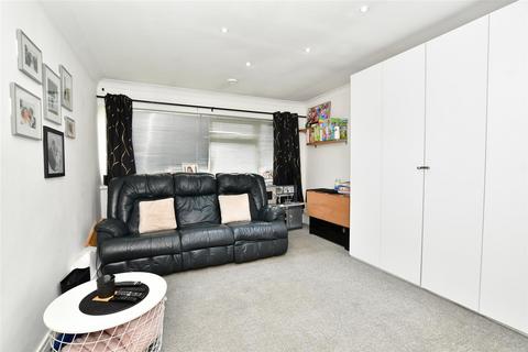 1 bedroom flat for sale, Arundel Road, Wickford, Essex