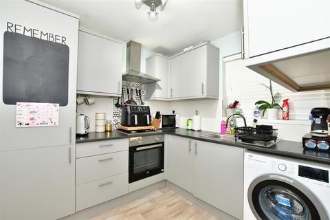 1 bedroom flat for sale, Arundel Road, Wickford, Essex