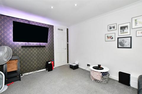 1 bedroom flat for sale, Arundel Road, Wickford, Essex