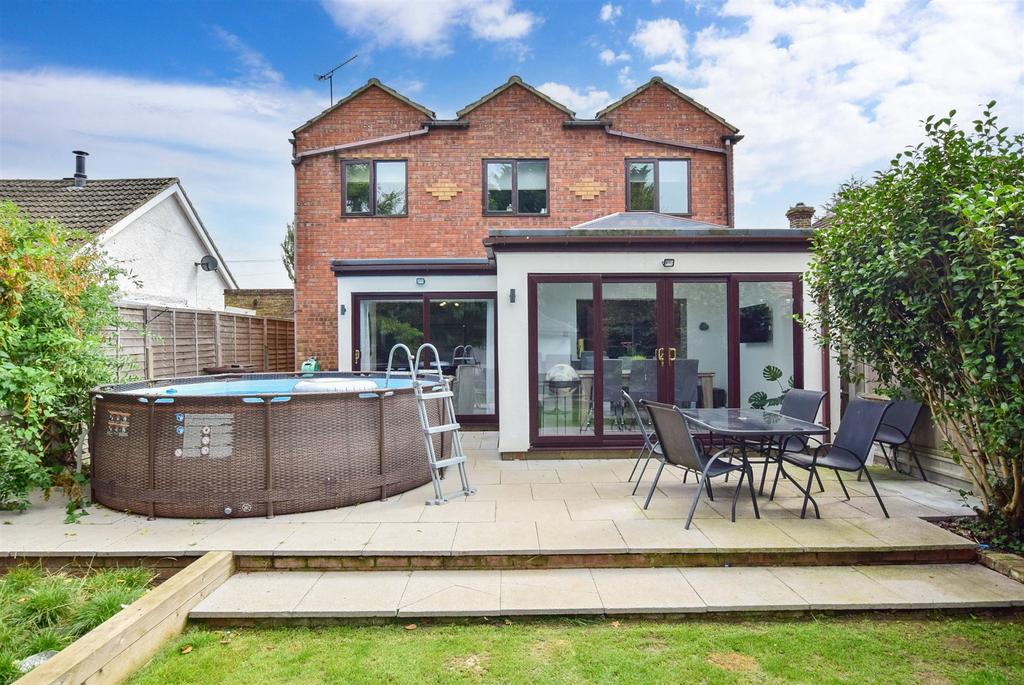 College Road, Sittingbourne, Kent 5 bed detached house for sale £525,000