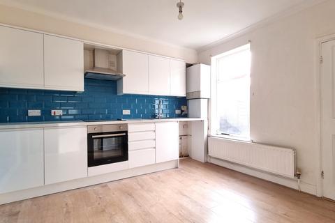 2 bedroom terraced house to rent, Overton Road, London, SE2