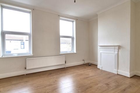 2 bedroom terraced house to rent - Overton Road, London, SE2