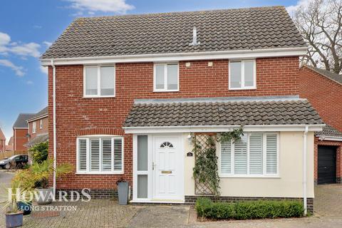 28 Cranes Meadow, Harleston, IP20 9BY