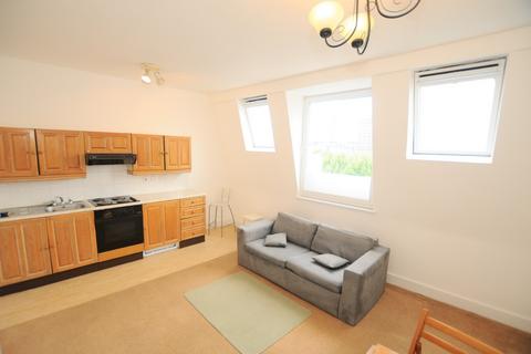 1 bedroom flat to rent, Chiswick High Road, London, W4 3AY