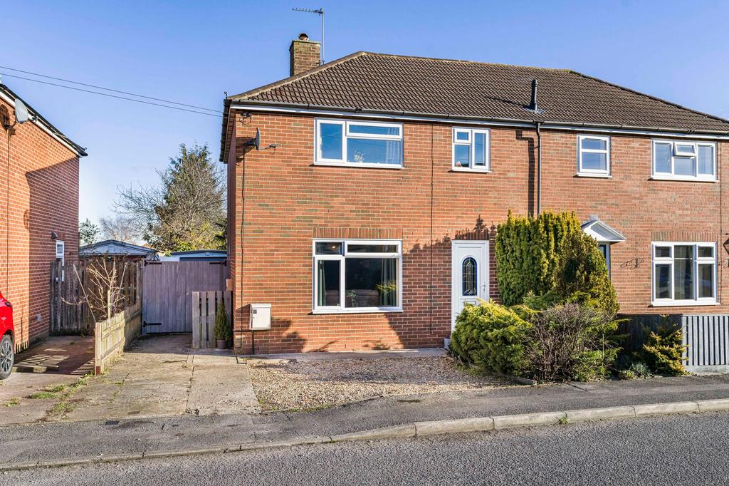 Mickle Way, Forest Hill, Ox33 3 Bed Semi-detached House For Sale - £385,000