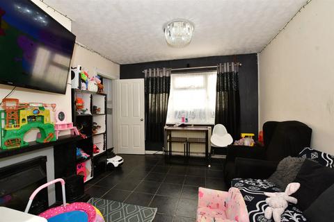 3 bedroom terraced house for sale, Thursley Crescent, New Addington, Croydon, Surrey