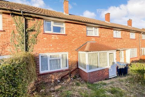 3 bedroom terraced house for sale, Thursley Crescent, New Addington, Croydon, Surrey