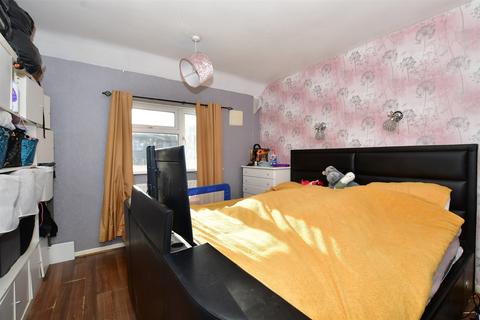 3 bedroom terraced house for sale, Thursley Crescent, New Addington, Croydon, Surrey