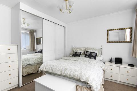 13 The Poplars, Abridge, Romford, RM4 1BB