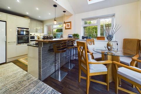 7 Ashdown Close, Haywards Heath, RH16 3NR