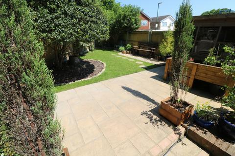 7 Ashdown Close, Haywards Heath, RH16 3NR