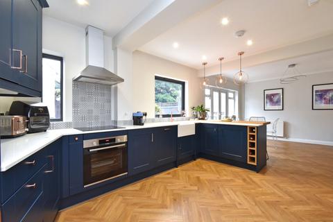 12 The Glade, Bromley, BR1 2QG