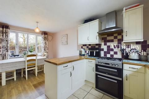 3 bedroom semi-detached house for sale, Poplar Close, Long Stratton
