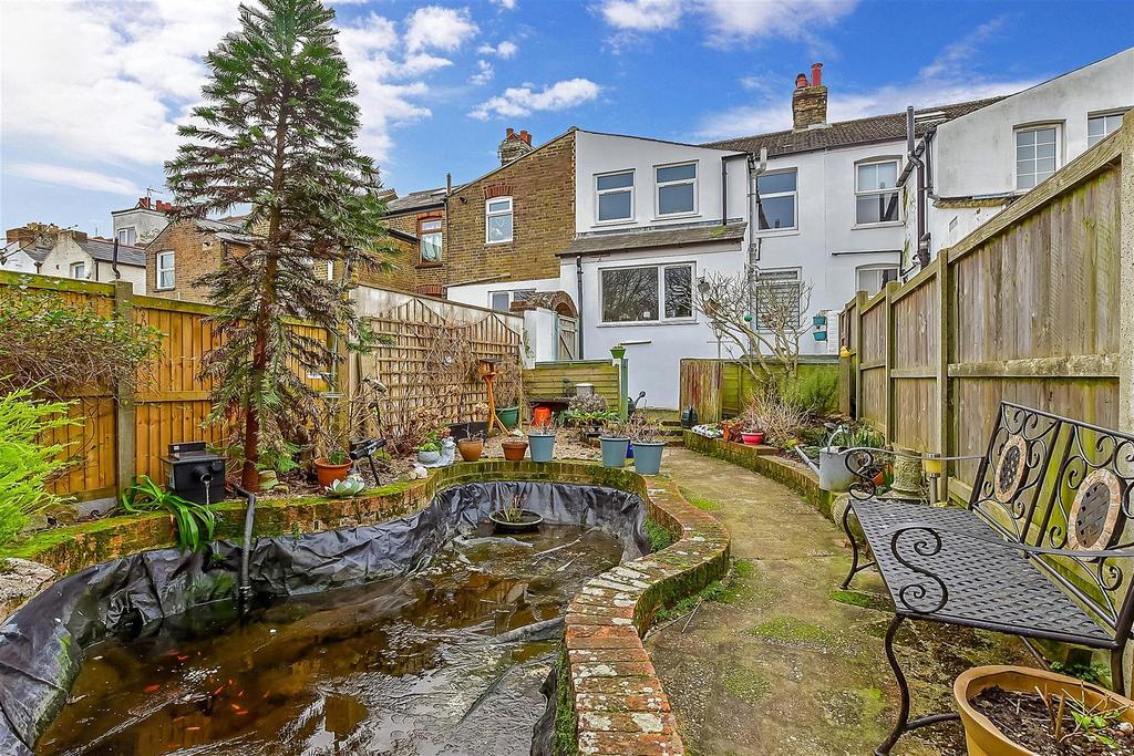 London Road, Deal, Kent 3 bed terraced house for sale £300,000