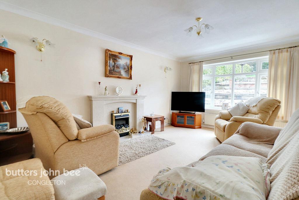 Howey Lane, Congleton 4 bed detached house £500,000