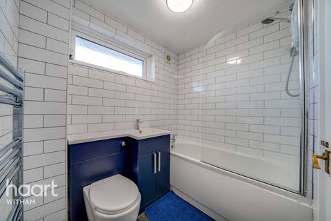 69 Calamint Road, Witham, CM8 2XT