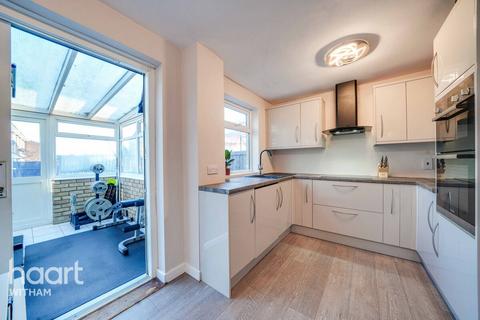 69 Calamint Road, Witham, CM8 2XT