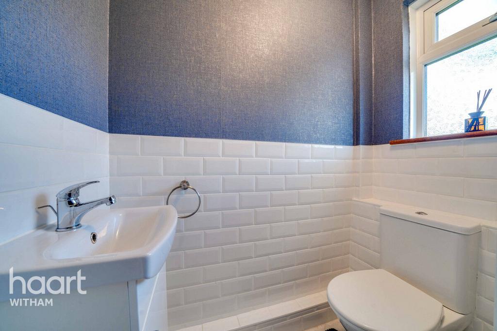 Calamint Road, Witham 3 bed terraced house for sale £290,000