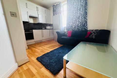 1 bedroom flat for sale, The Broadway, London NW7