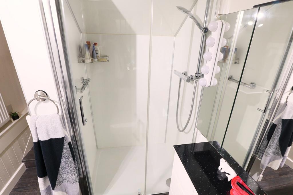 Shower-room 3