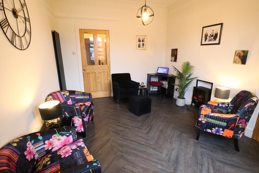 Lounge 3