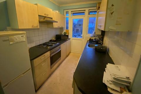 23 Wychwood Avenue, Thornton Heath, CR7 8AQ