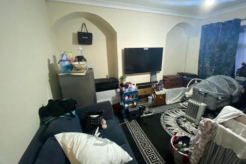 23 Wychwood Avenue, Thornton Heath, CR7 8AQ