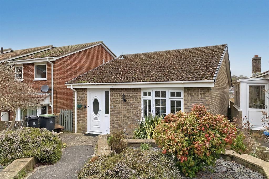 Bridport 2 bed detached bungalow for sale £325,000
