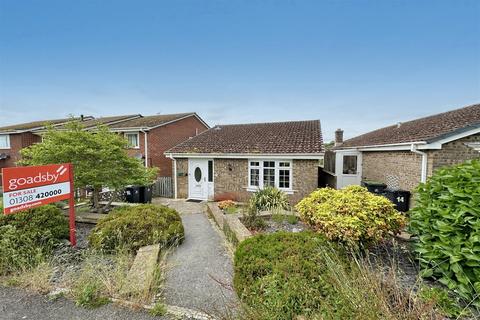 16 Stuart Way, Bridport, DT6 4AU